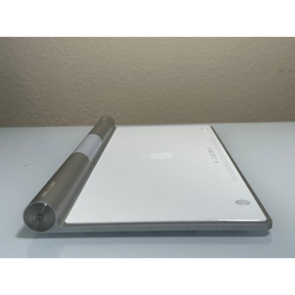 Apple‎ A1314 Wireless Keyboard - Excellent Condition! - Picture 4 of 4